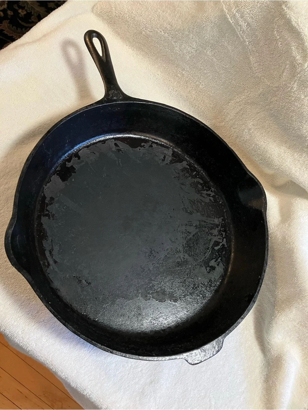 Antique Wagner Ware #12 cast-iron skillet frying pan